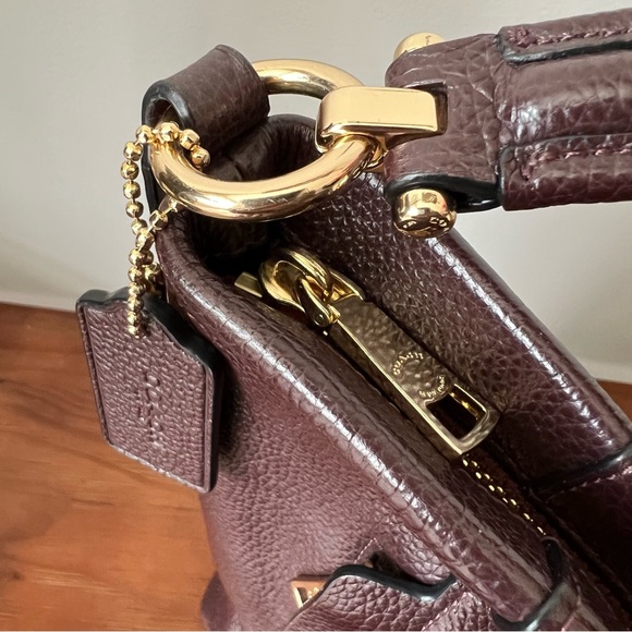 COACH SCOUT Oxblood Pebble Leather Hobo Shoulder Bag - Picture 4 of 13